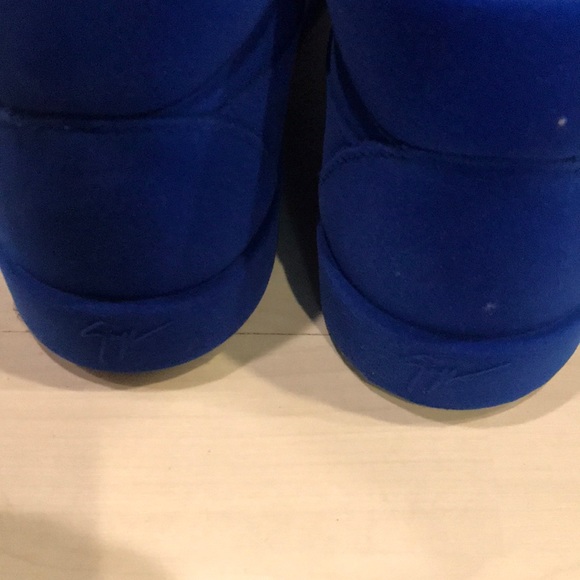 Shoes - Picture 3 of 4